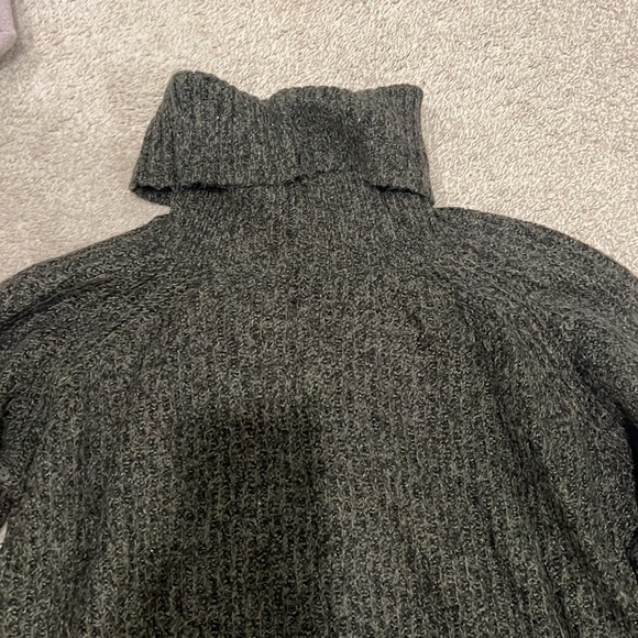 Express turtleneck high low sweater - Picture 2 of 3